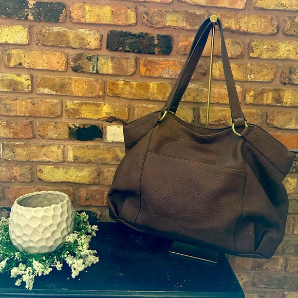 LIZ Claiborne brown purse with gold hardware. - Picture 3 of 7